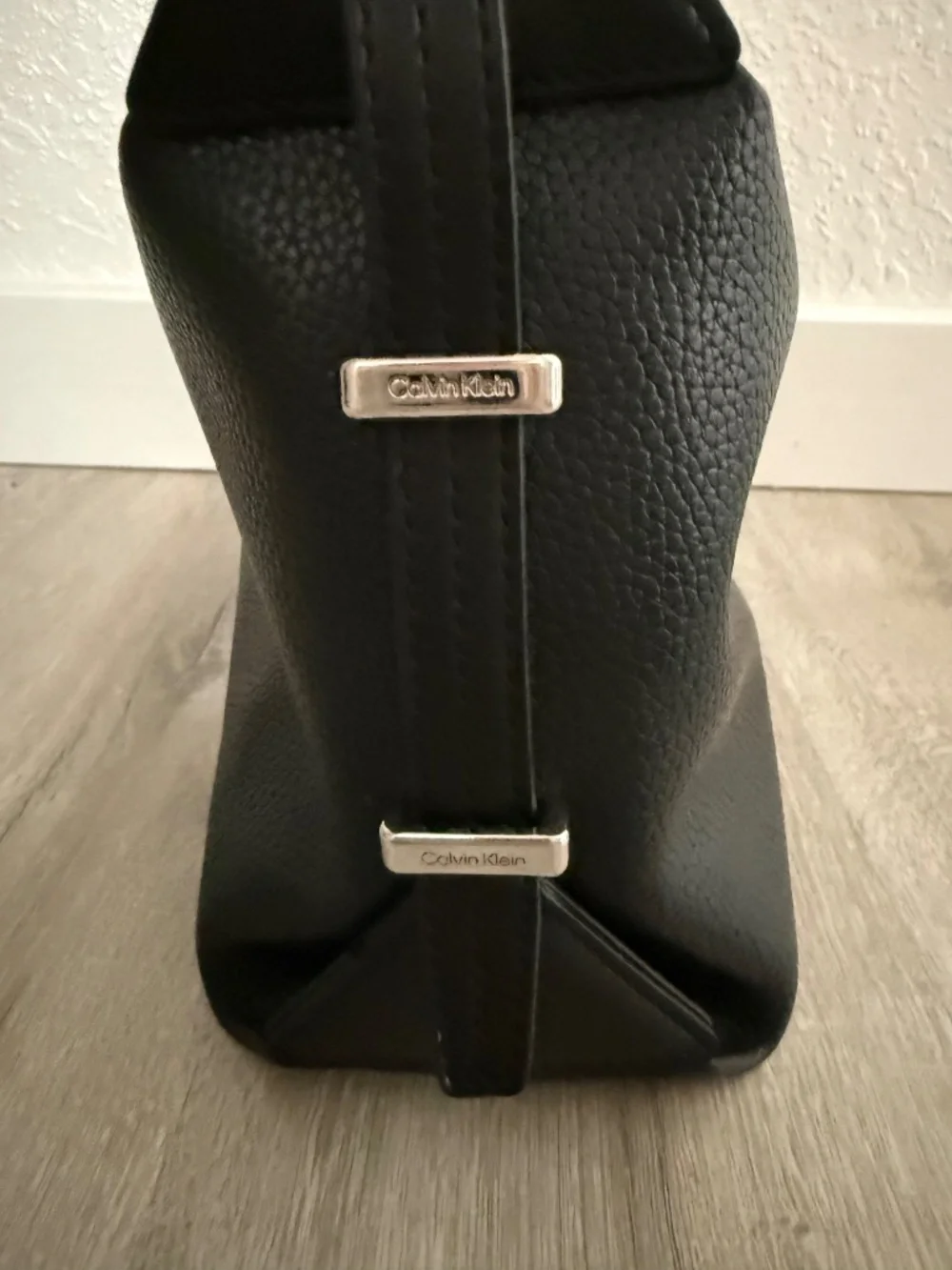 Calvin Klein Women’s Black pebbled Faux Leather Purse NWOT - Picture 8 of 15
